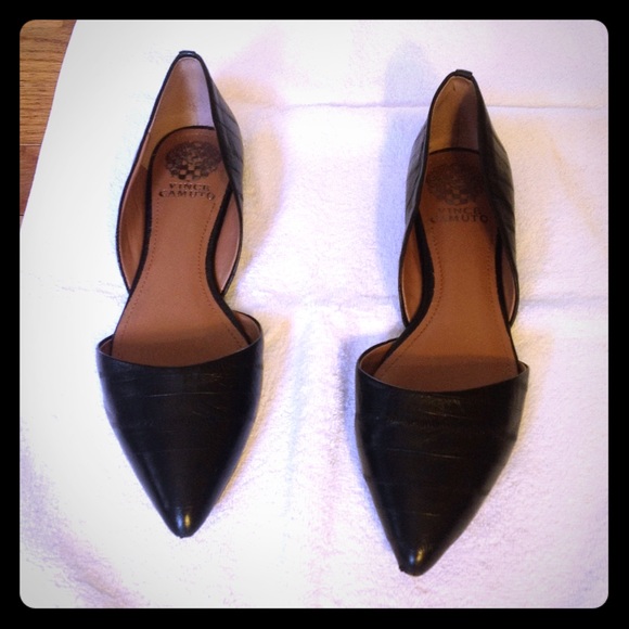 Vince Camuto black leather flats ‼️ SOLD‼️