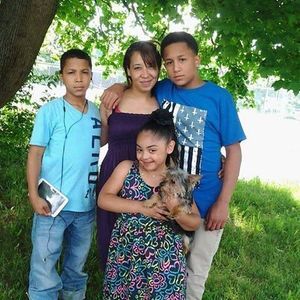 Meet your Posher, Gloria