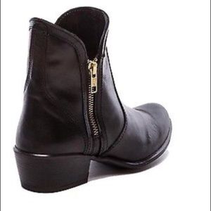 New Steve Madden Zipster Booties, Size 7.5