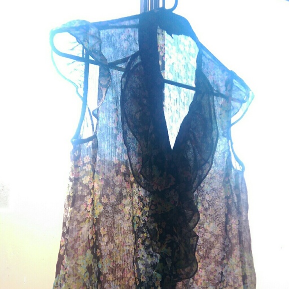 Sheer black floral sleeveless ruffled blouse VGUC - Picture 3 of 4