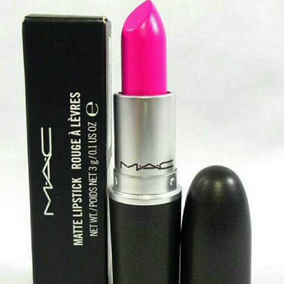 MAC MATTE LIPSTICK (CANDY YUM YUM)