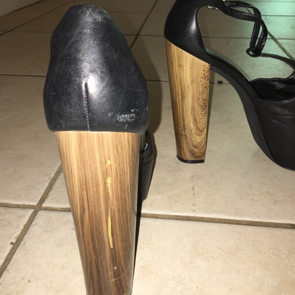 Slightly worn Jessica Simpson Heels - Picture 3 of 4