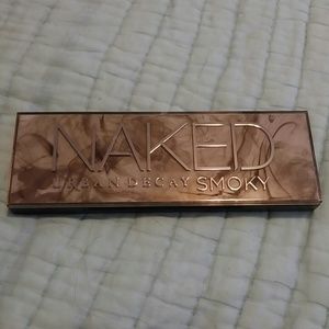 Urban Decay Naked Smoky NIB authentic