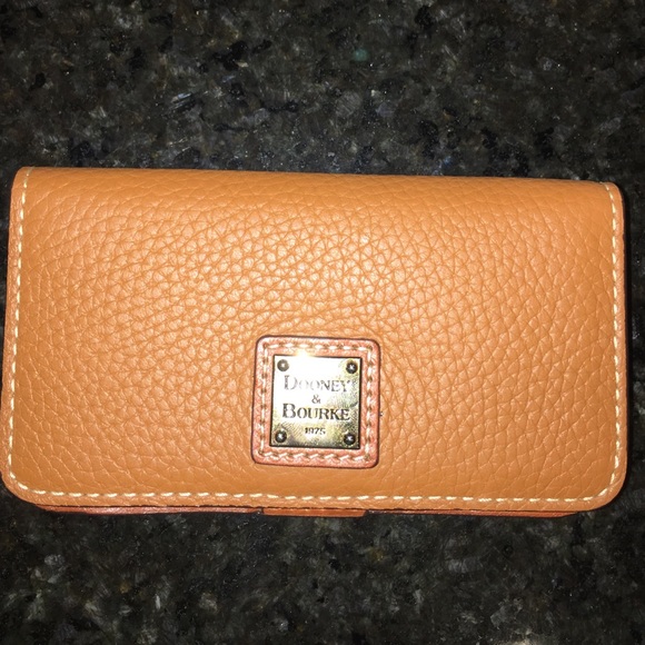 Dooney& Bourke Wallet!!