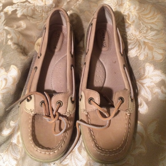 Sorry tip siders. Worn o lay a few times. 7.5