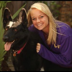 Meet your Posher, Caitlin