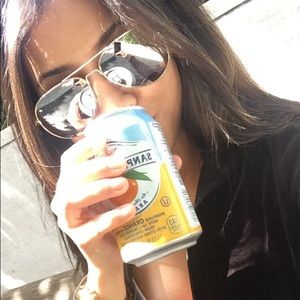 Meet your Posher, Monica