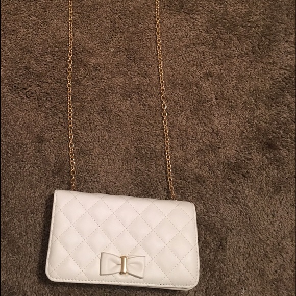 White side purse with bow