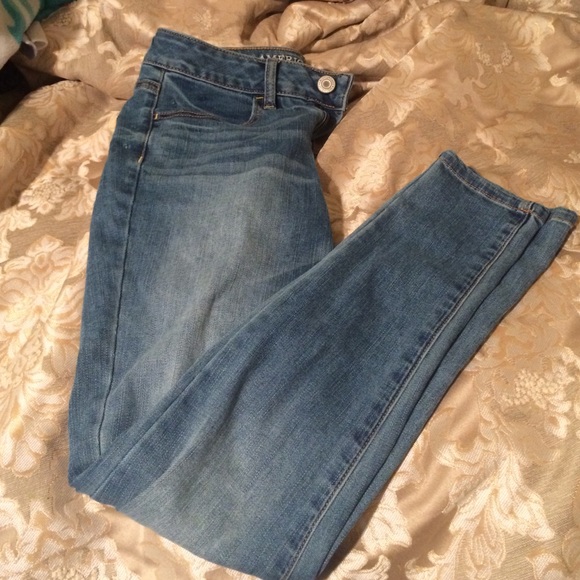 American eagle skinny jeans. Size 2 short