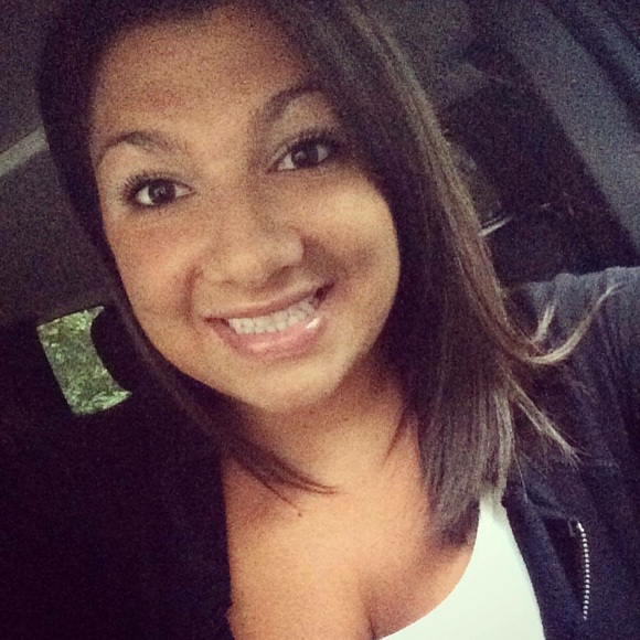 Meet your Posher, Danielle