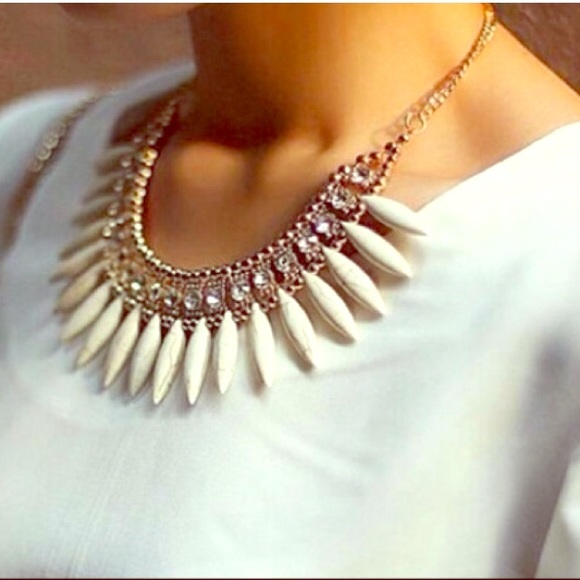 Zara Jewelry - Statement Bib Necklace