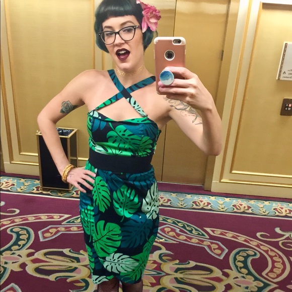 Meet your Posher, Kristen - Picture 6 of 6