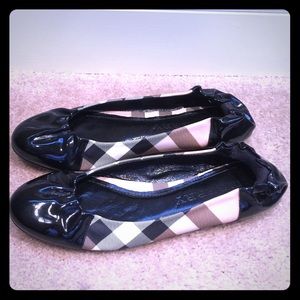 Burberry Patent Leather ballet flats-size 8