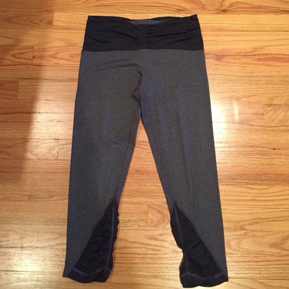 Lululemon Gray/Black Crops