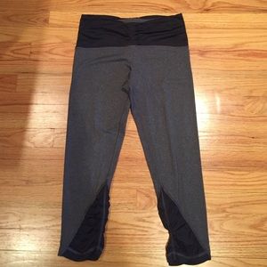 Lululemon Gray/Black Crops