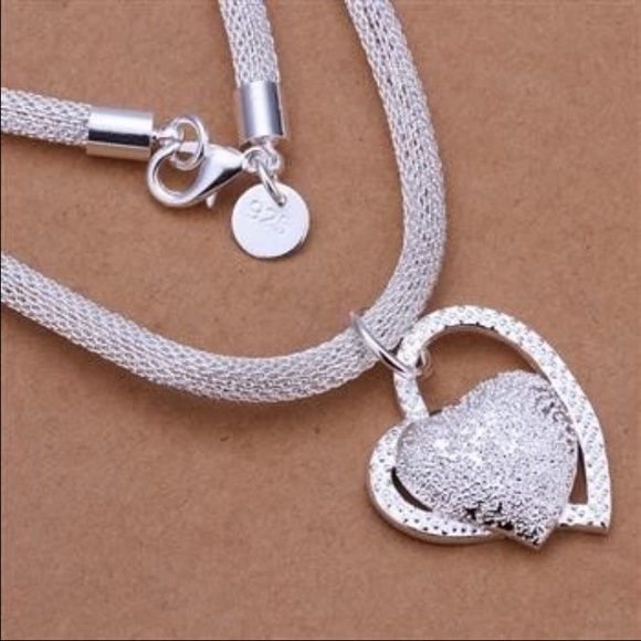 Silver heart pendant necklace - Picture 4 of 4