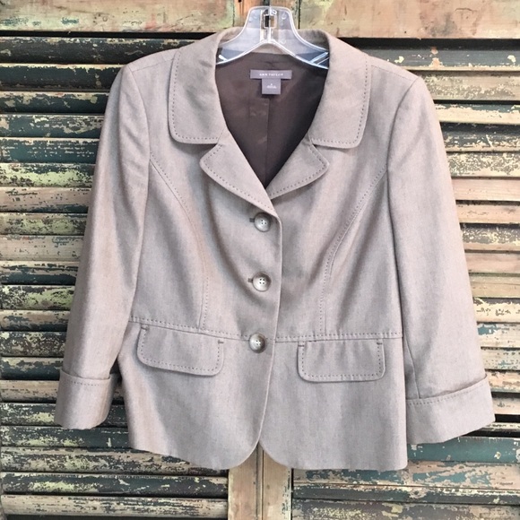 ✨SOLD!✨Last chance! Ann Taylor Summer Suit