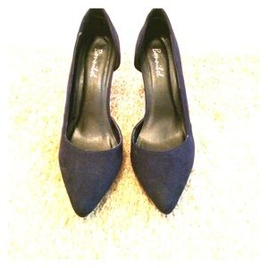 Navy blue heals
