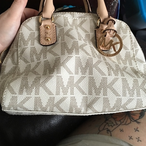 Authentic Michael kors small vanilla satchel