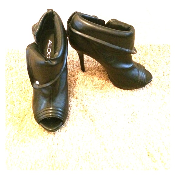 Aldo black high heals