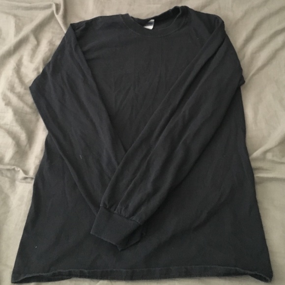 plain black long sleeve t-shirt