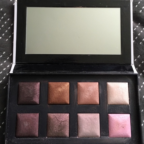 Eyeshadow palette