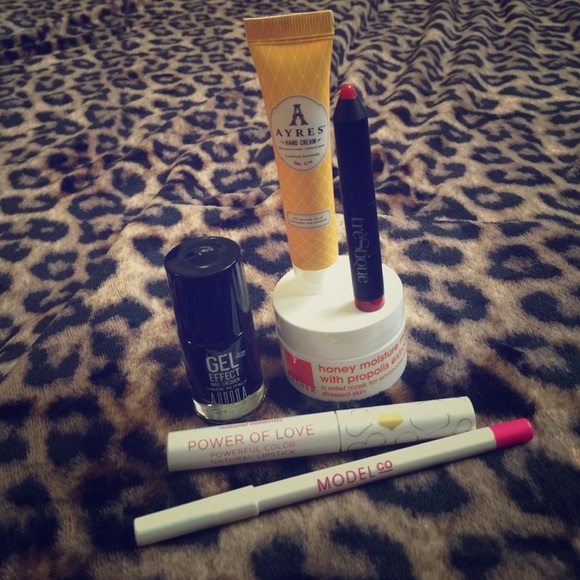 All New Unused Items Cosmetic Bundle