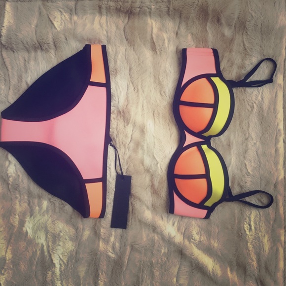 Triangl Neoprene Bikini "Poppy- Pink Lemonade"