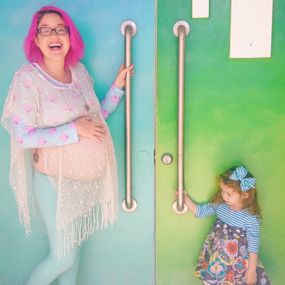 Meet your Posher, Casey - Picture 2 of 2