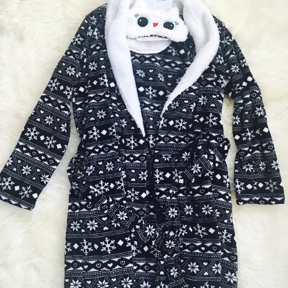 Plush robe and eye mask set