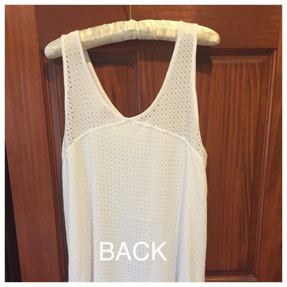 Flowy, cut-out back detail, tank top. - Picture 2 of 4