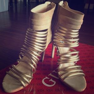 Brand new Guess heels