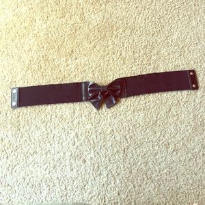 Belt with a bow
