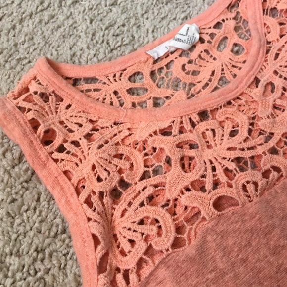 Peach cutout tank top - Picture 4 of 4