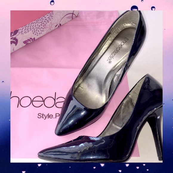 ⚫️ Shoedazzle Navy Patent Heels - Picture 1 of 4