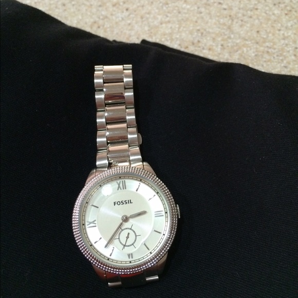 Watch - Picture 2 of 3