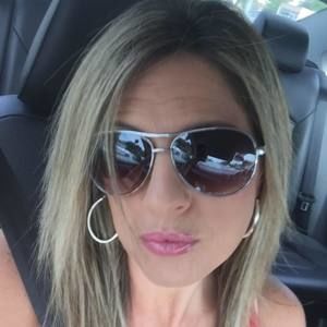 Meet your Posher, Dena