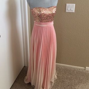 Stunning Coral Gold Sequin Formal Dress: Medium