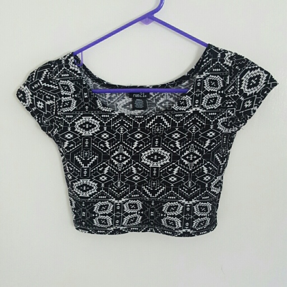 Black & white crop top