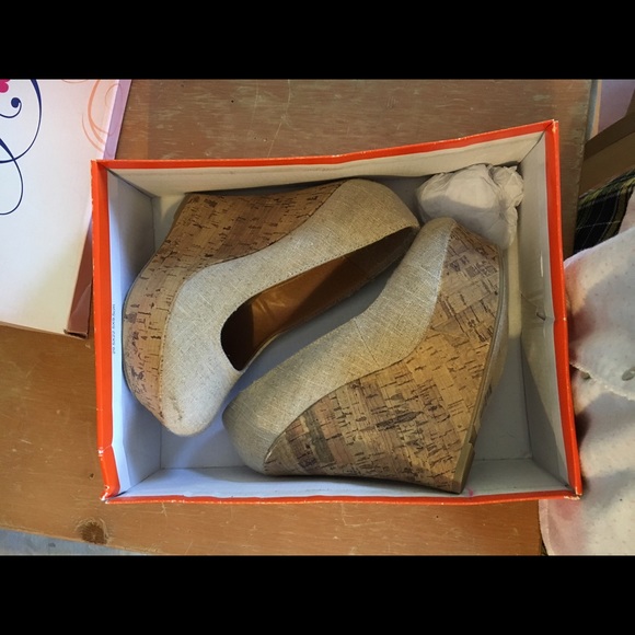 Wedge shoes - Picture 2 of 2