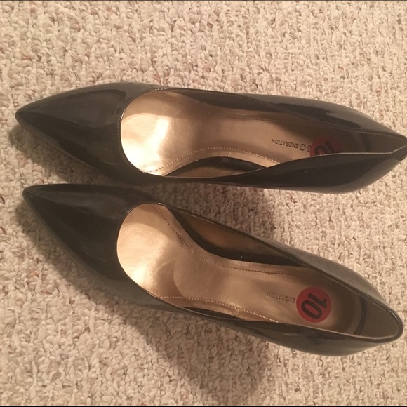 BCBG black patent leather shoes