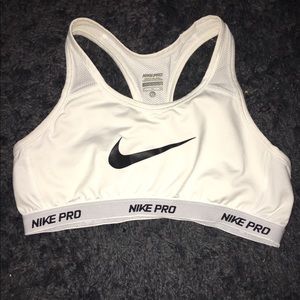Nike Pro Sports Bra