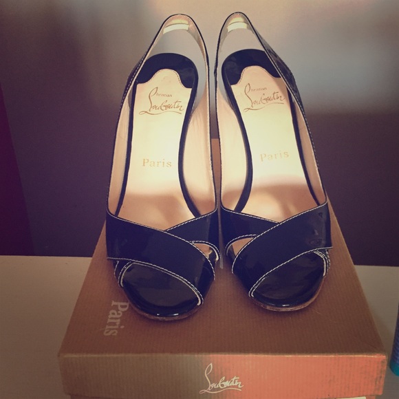 Like new Nave blue louboutin wedges!!