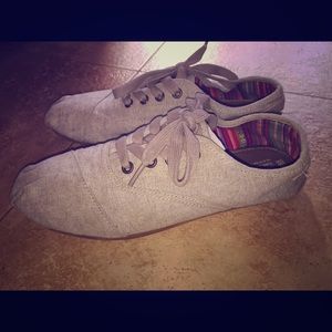 Toms shoes