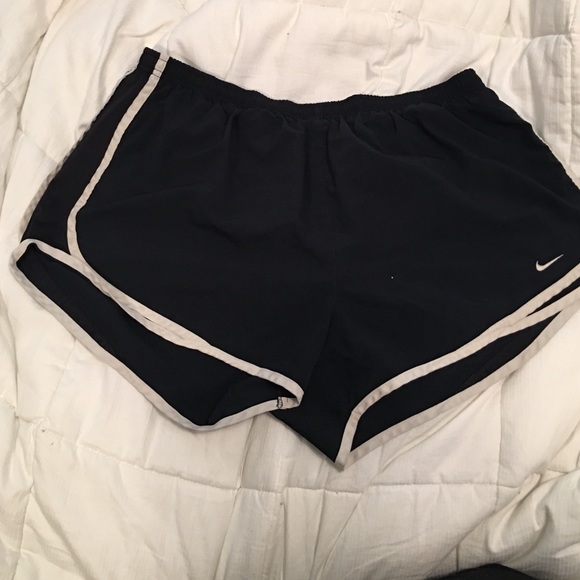 Black nike shorts