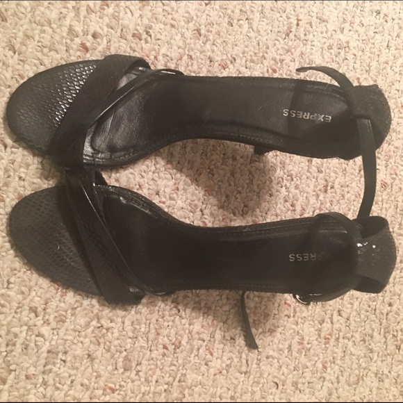 Express heels
