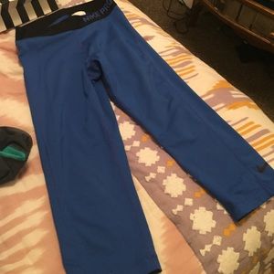 Nike pro cropped leggings 💙