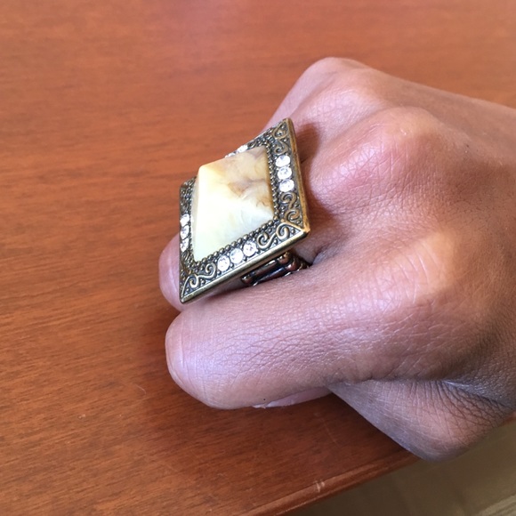 Ring - Picture 3 of 3