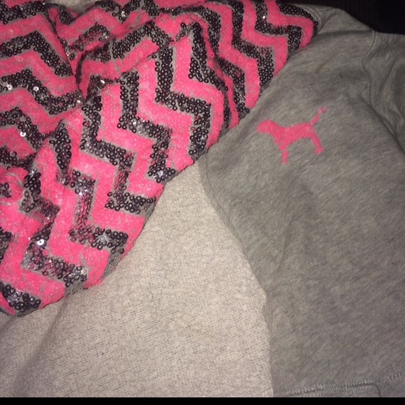 VS PINK ZIP UP