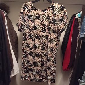 Forever21 Contemporary Floral Shift Dress